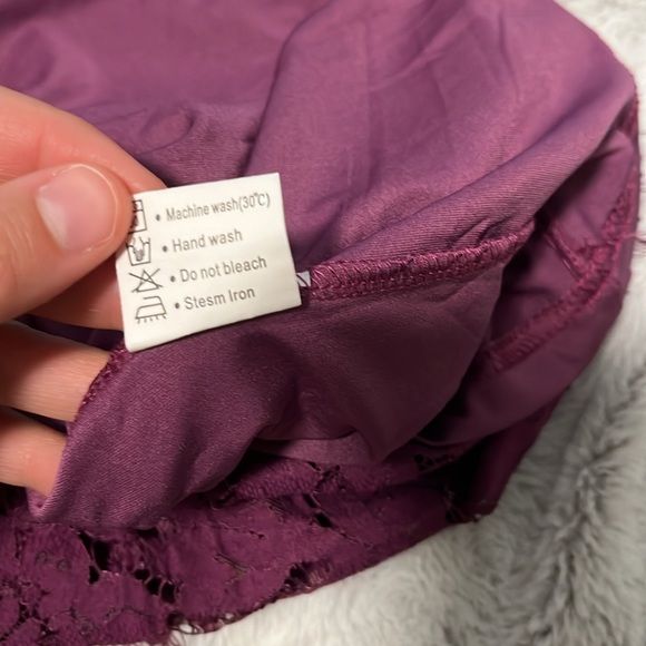 Lace Merokeety Plum dress - Picture 10 of 10